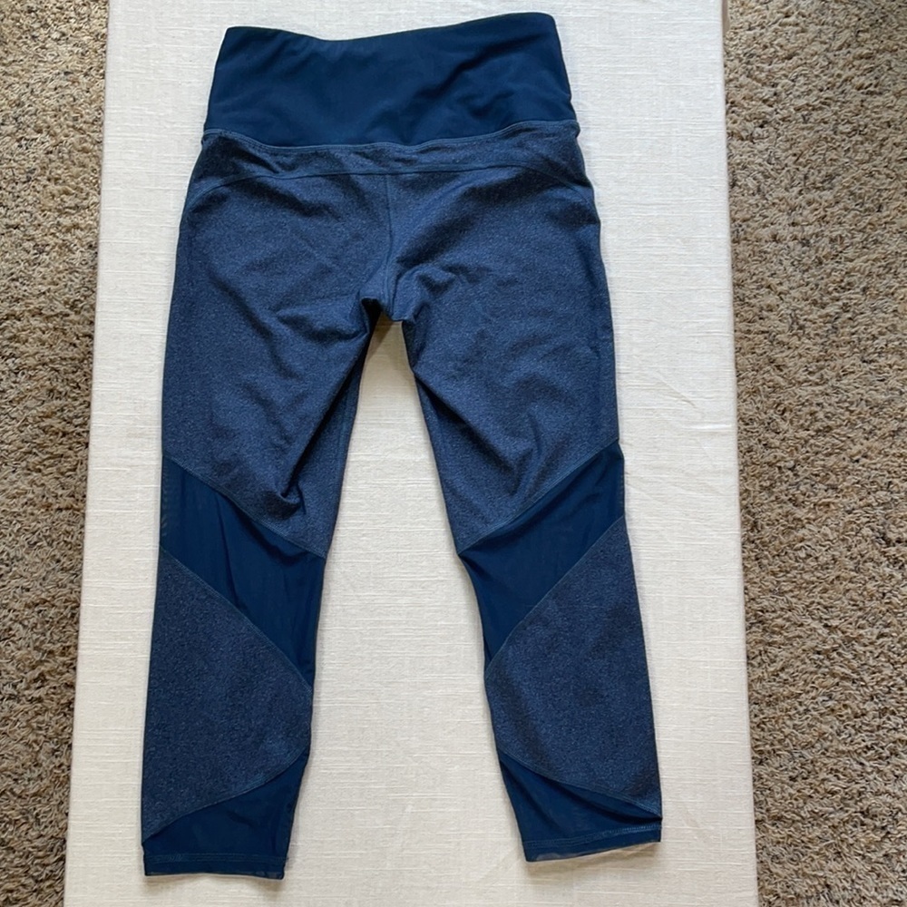 ROXY brand heathered navy cropped yoga/athletic leggings with mesh cutou… - Picture 6 of 12